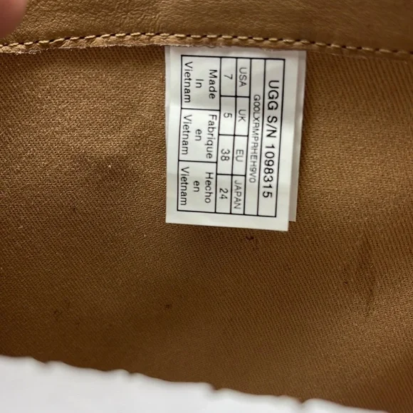 Brand new never worn Ugg Sorensen Waterproof Boots Brown 6.5 - Picture 9 of 14